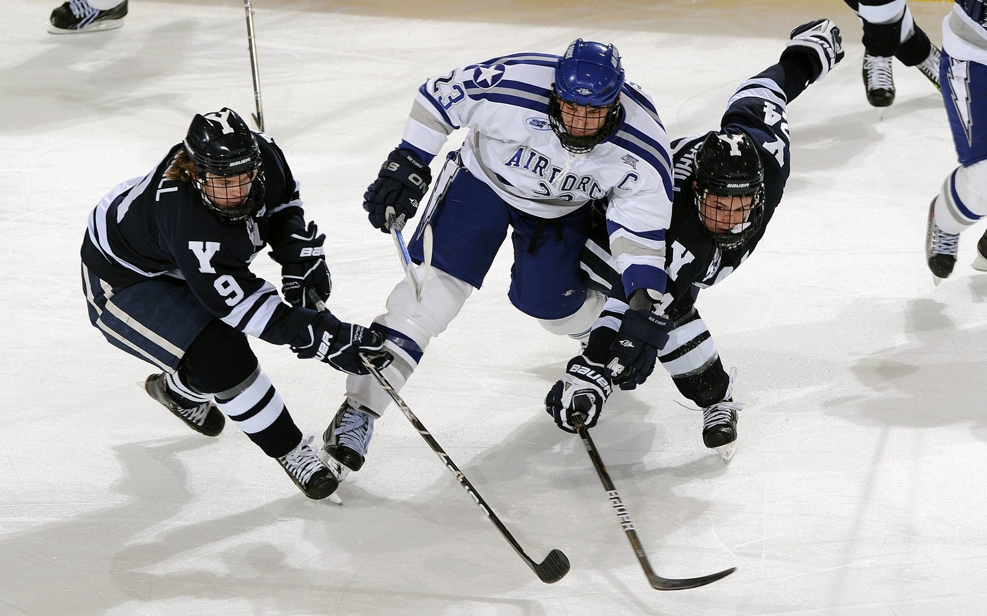 远射“经典一幕”：欧冠赛场上令人窒息的瞬间，足坛远射之王